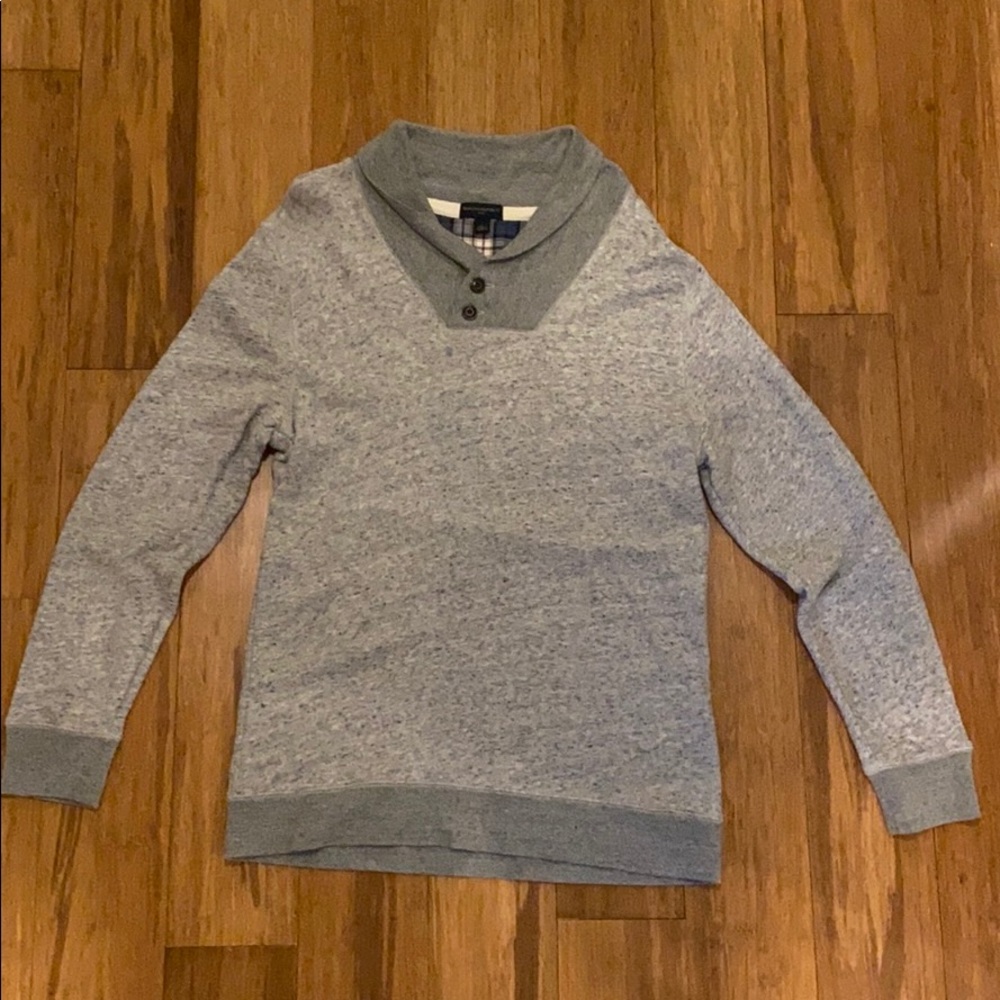 Banana Republic two button crewneck